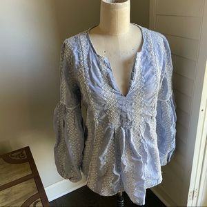 Gap size M eyelet embroidery blue white top V neck full sleeves waist emphasis